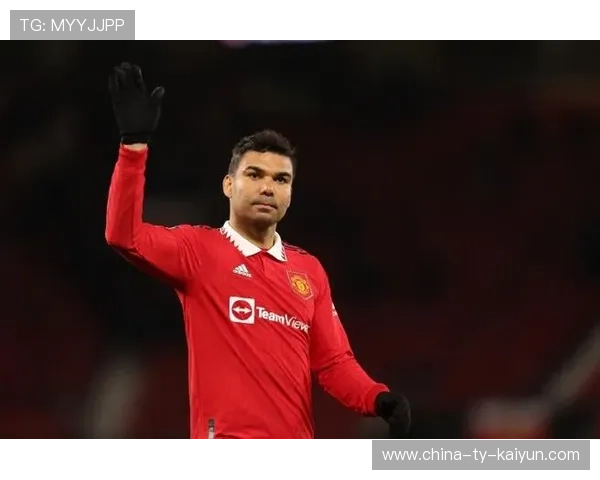 皇马边路换位创造空档，卡塞米罗插上推射致命