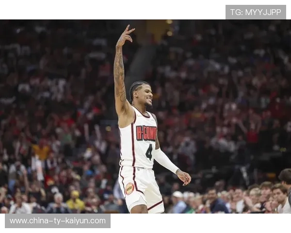 杰伦·格林腾空暴扣点燃火箭主场