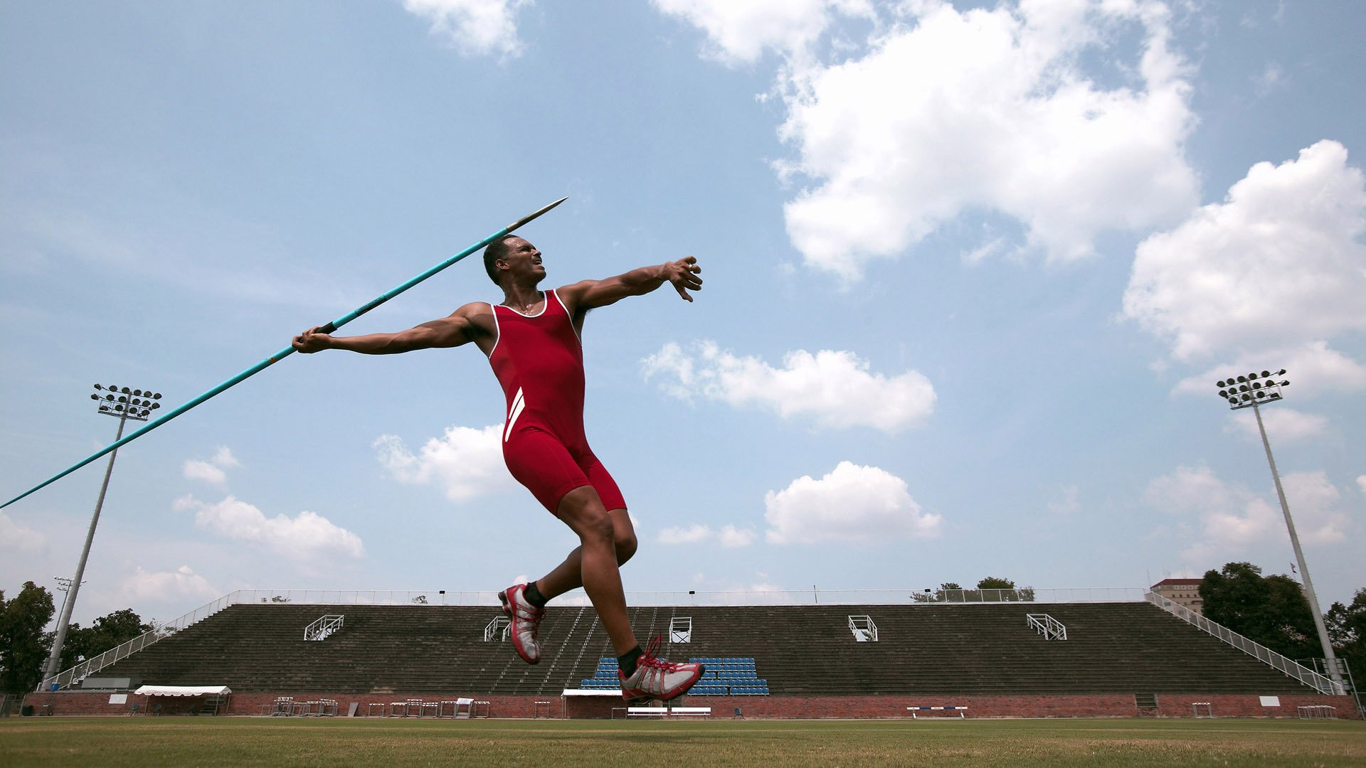 羽毛球比赛决胜局紧张激烈
